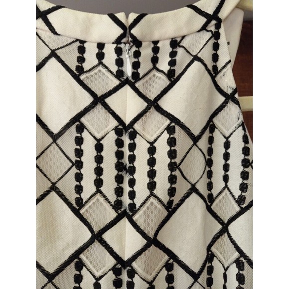 Nine West Ivory/black Geometric Sleeveless‎ Beaded Neck Dress Size 4 - Picture 6 of 13